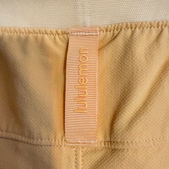Lululemon License To Train High Rise Shorts 4”-mango dream size 8 - Picture 6 of 6